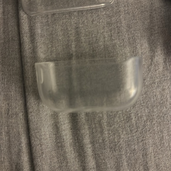 Airpod pro 2nd gen clear case - Picture 5 of 6